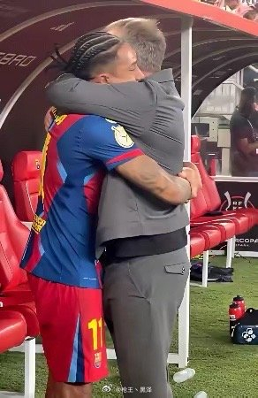 b体育app-拉菲尼亚称弗里克改变其巴萨生涯，自信助其转型终结者|巴塞罗那|拉菲尼亚·阿尔坎塔拉|数据|足球|夺冠_新浪新闻